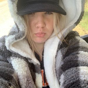 Meet your Posher, Ally